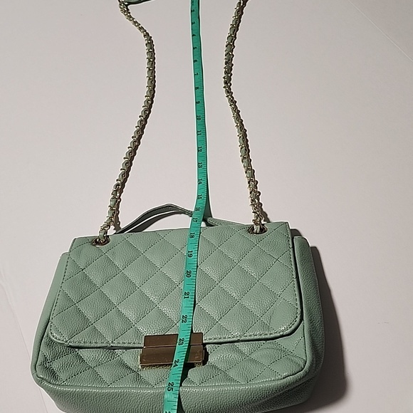 Forever 21 Quilted Mint Green Shoulder Bag with Gold Chain - Picture 15 of 16